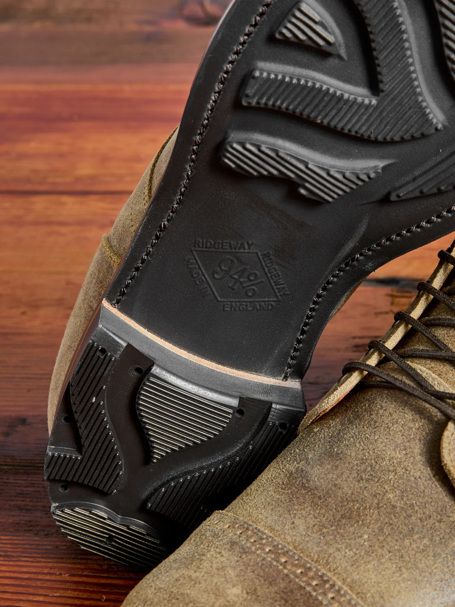 Service Boot BCT 2040 in Desert Sandy Waxy Commander