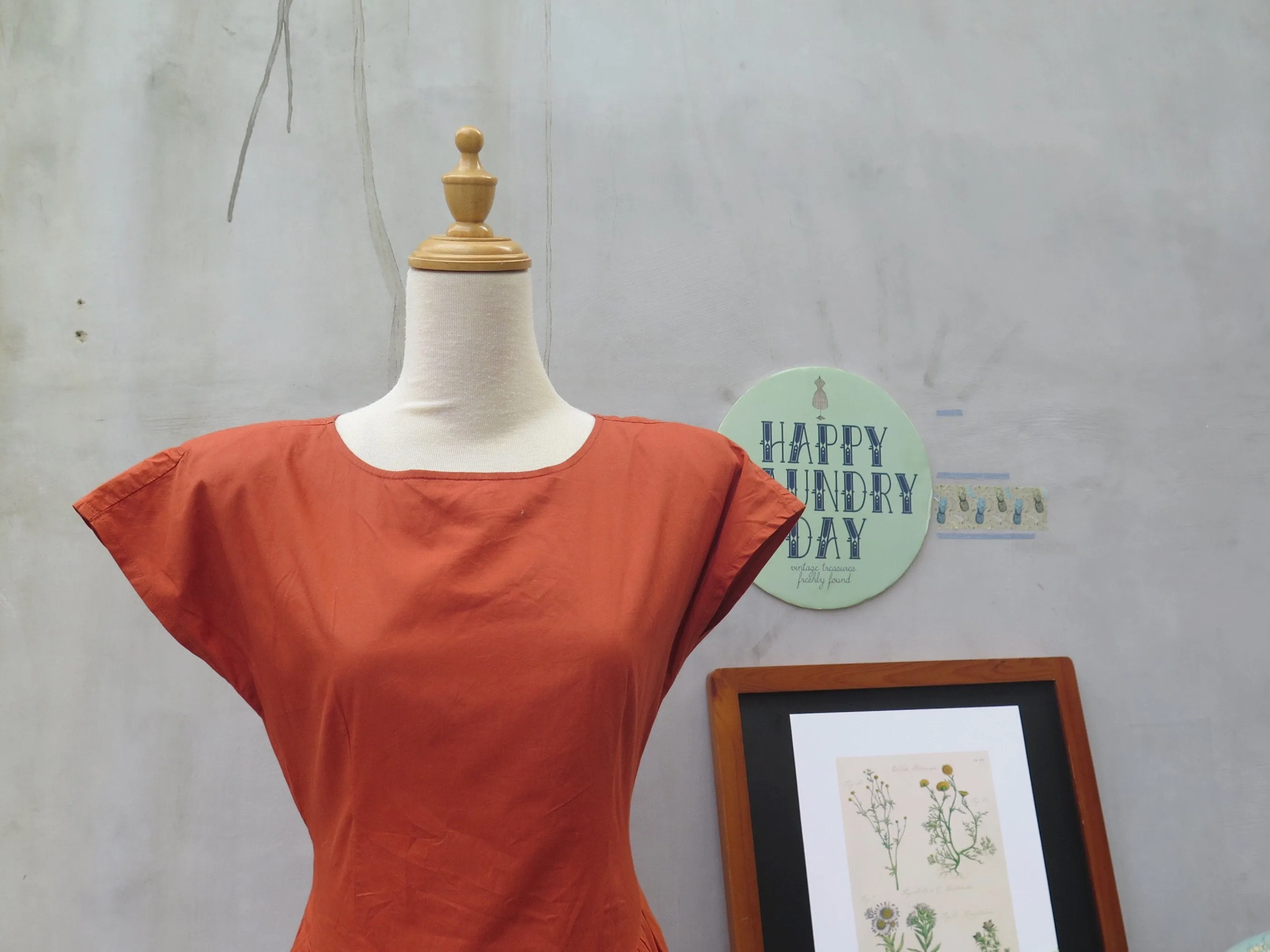 Siena Falls | Vintage 1970s 1980s Pleated waist Button Day Dress in Siena Brown