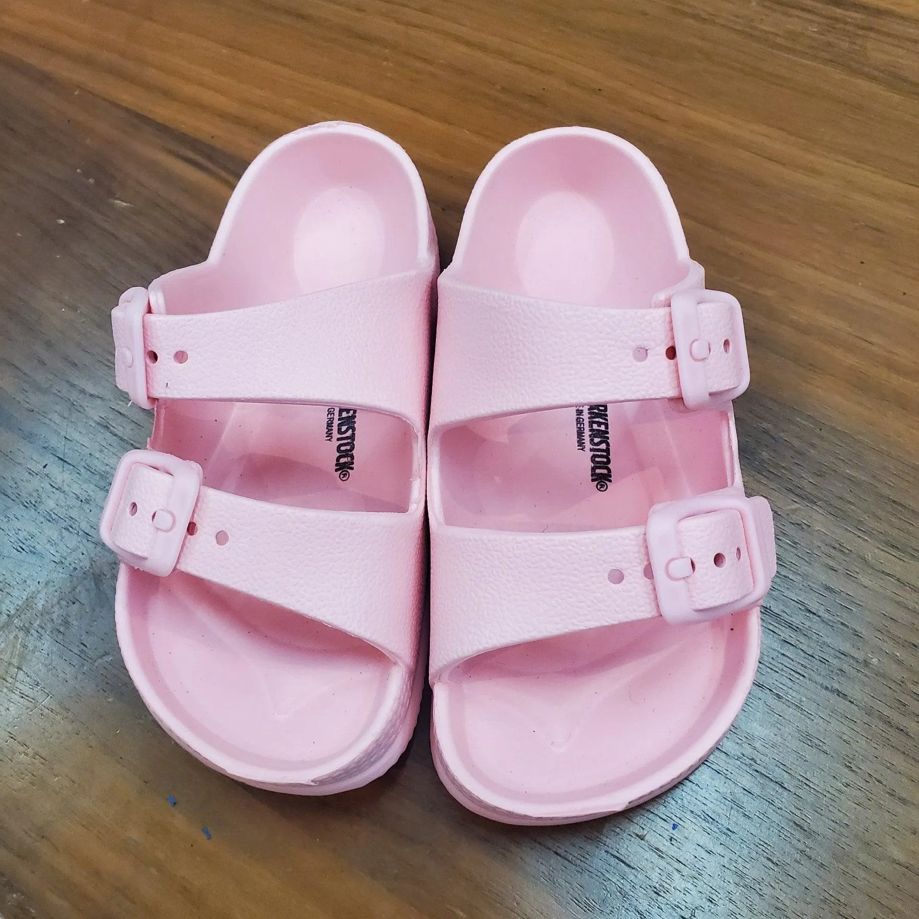 Slip-on Adjustable & Lightweight Slippers - Pink