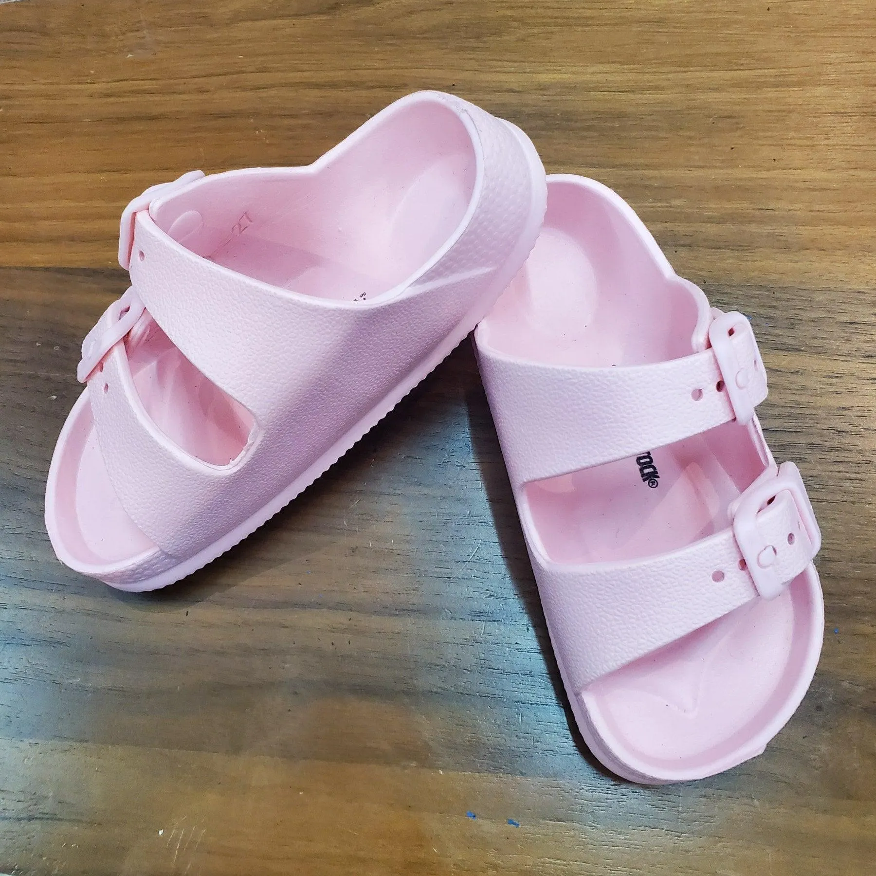 Slip-on Adjustable & Lightweight Slippers - Pink