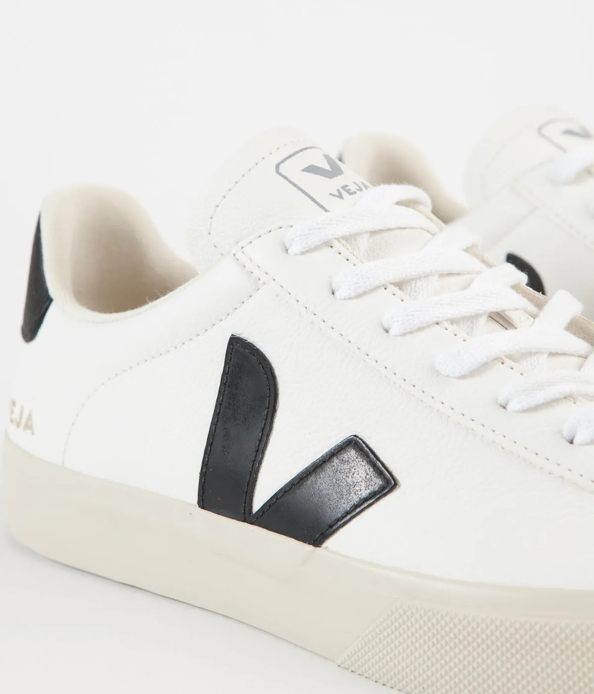 Veja Womens Campo Chromefree Shoes - Extra White / Black